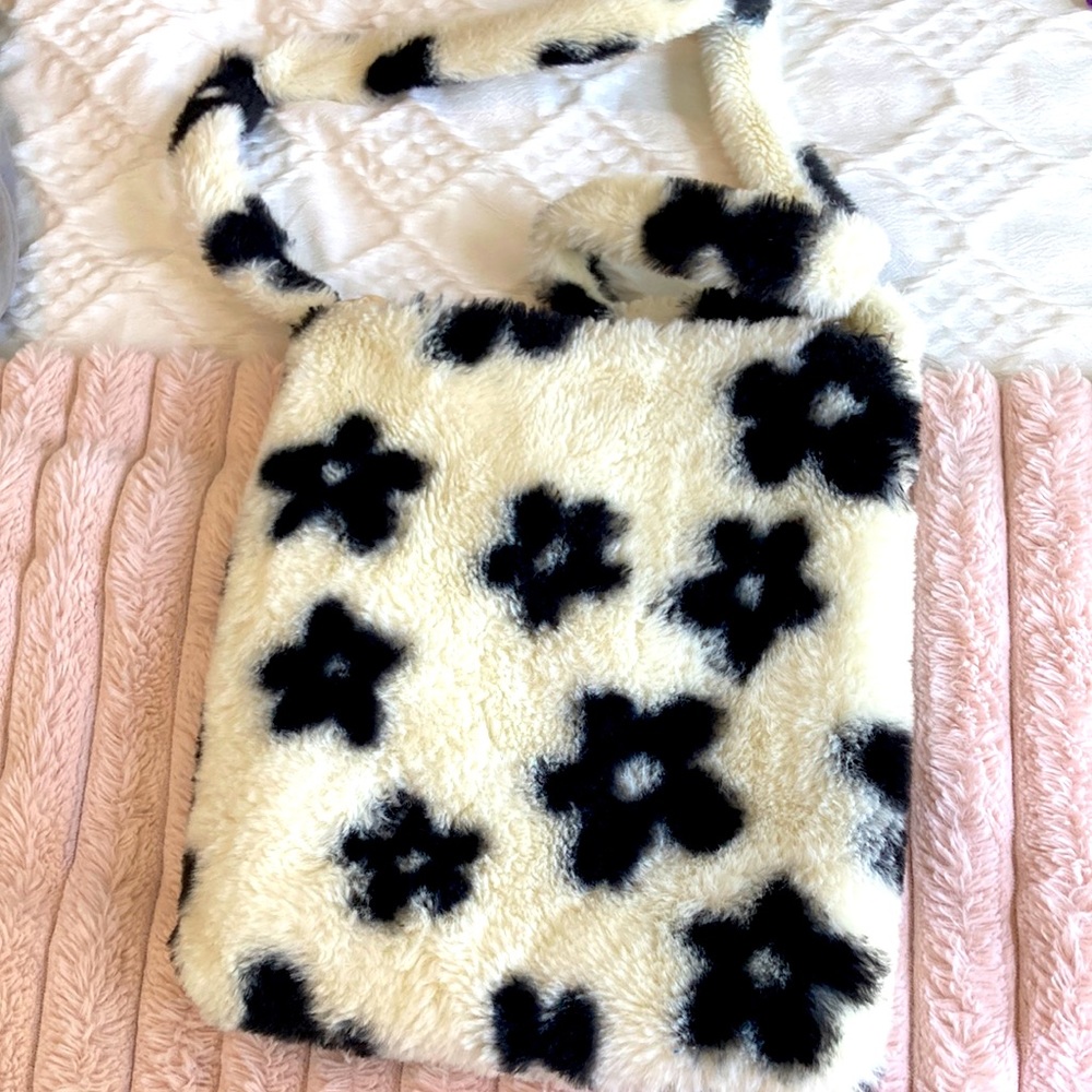 Amazon Fluffy Flower Purse